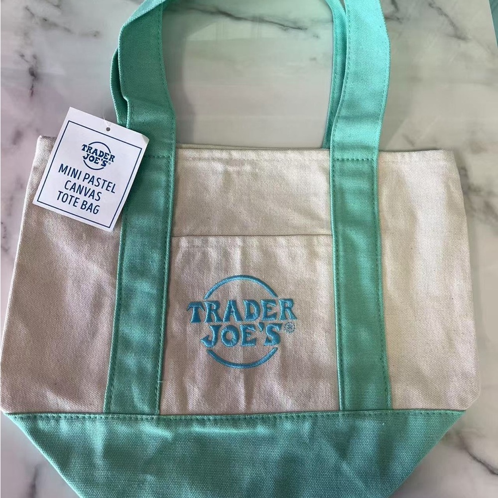 ✨ Trader Joe’s Spring Mini Tote Bag- Pastel Green ✨
